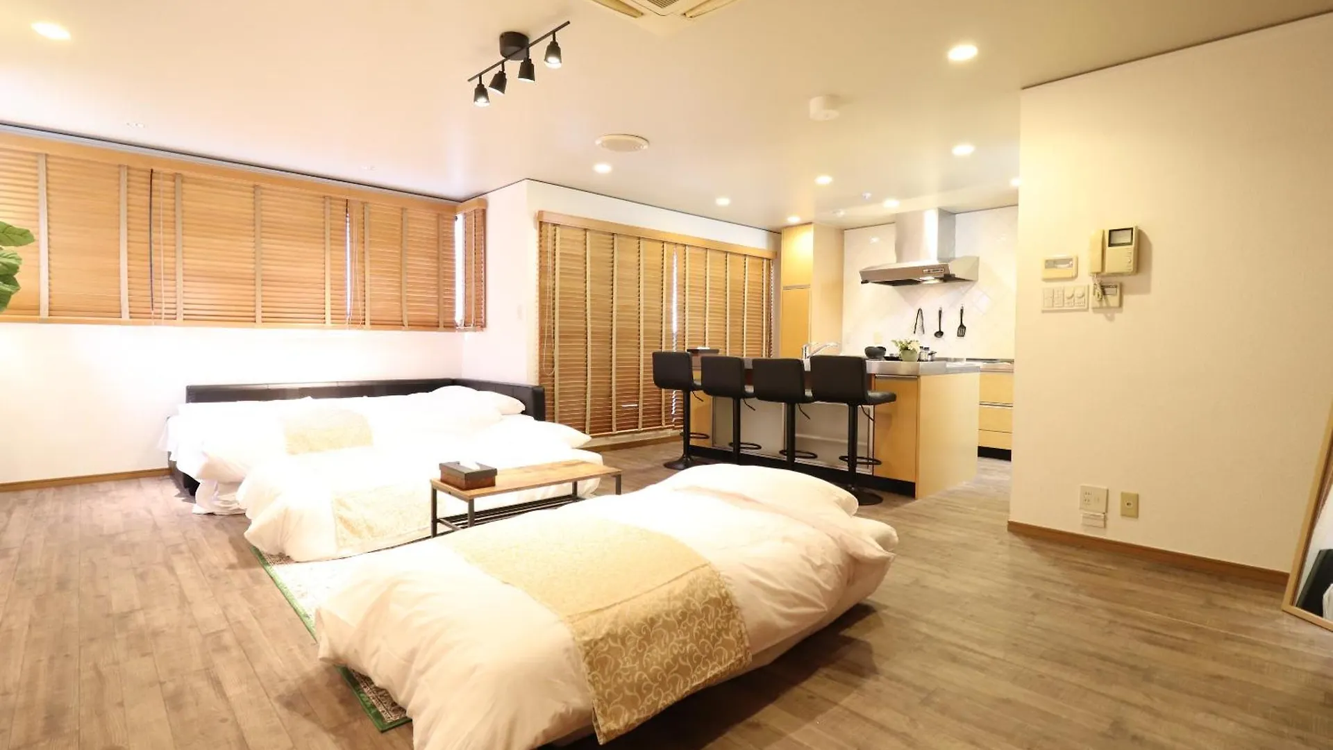 Crane Court Kitahorie Villa Osaka Japan