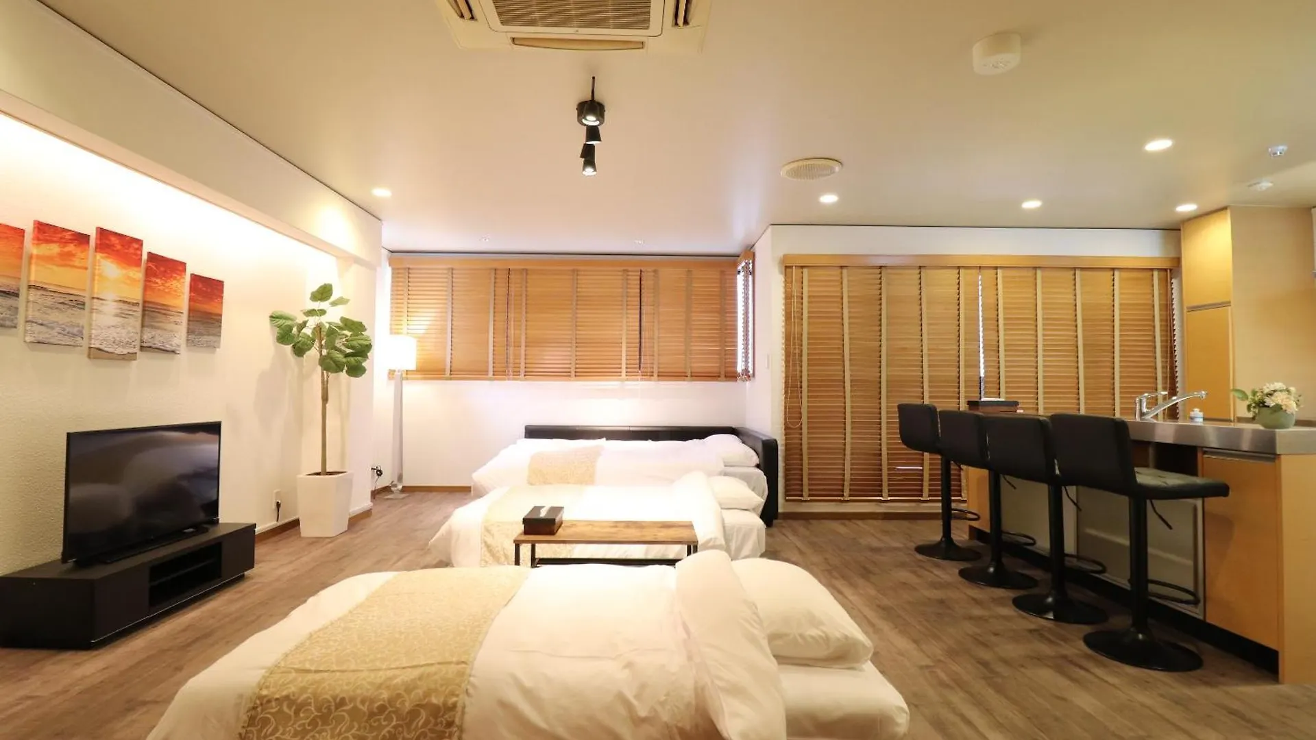 Crane Court Kitahorie Villa Osaka Japan